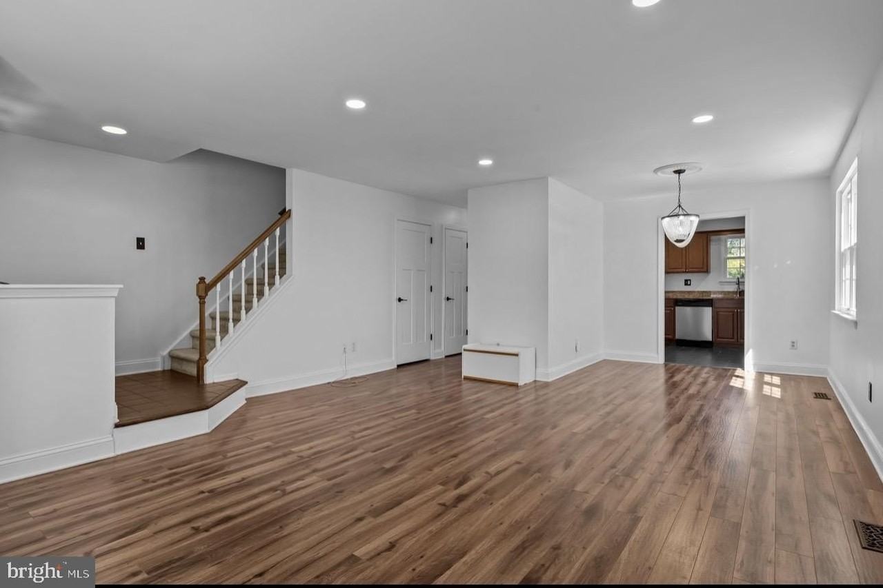 12 Pearl Dr - Photo 3 of 13