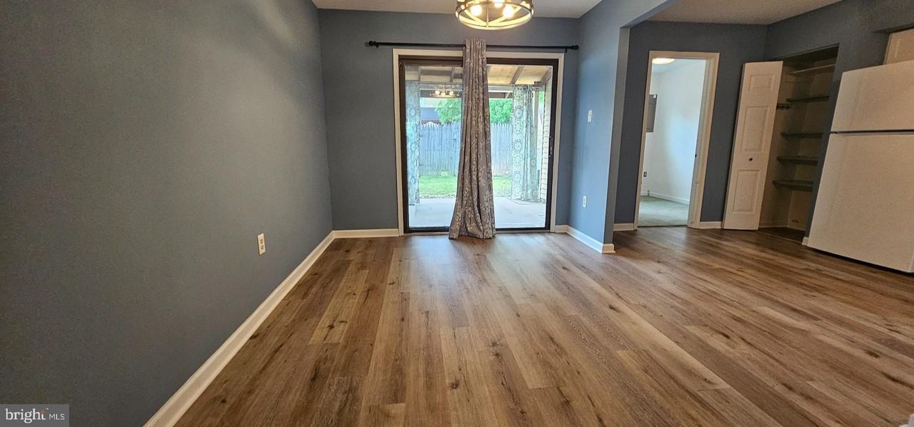 224 Yardley Ct - Photo 7 of 17