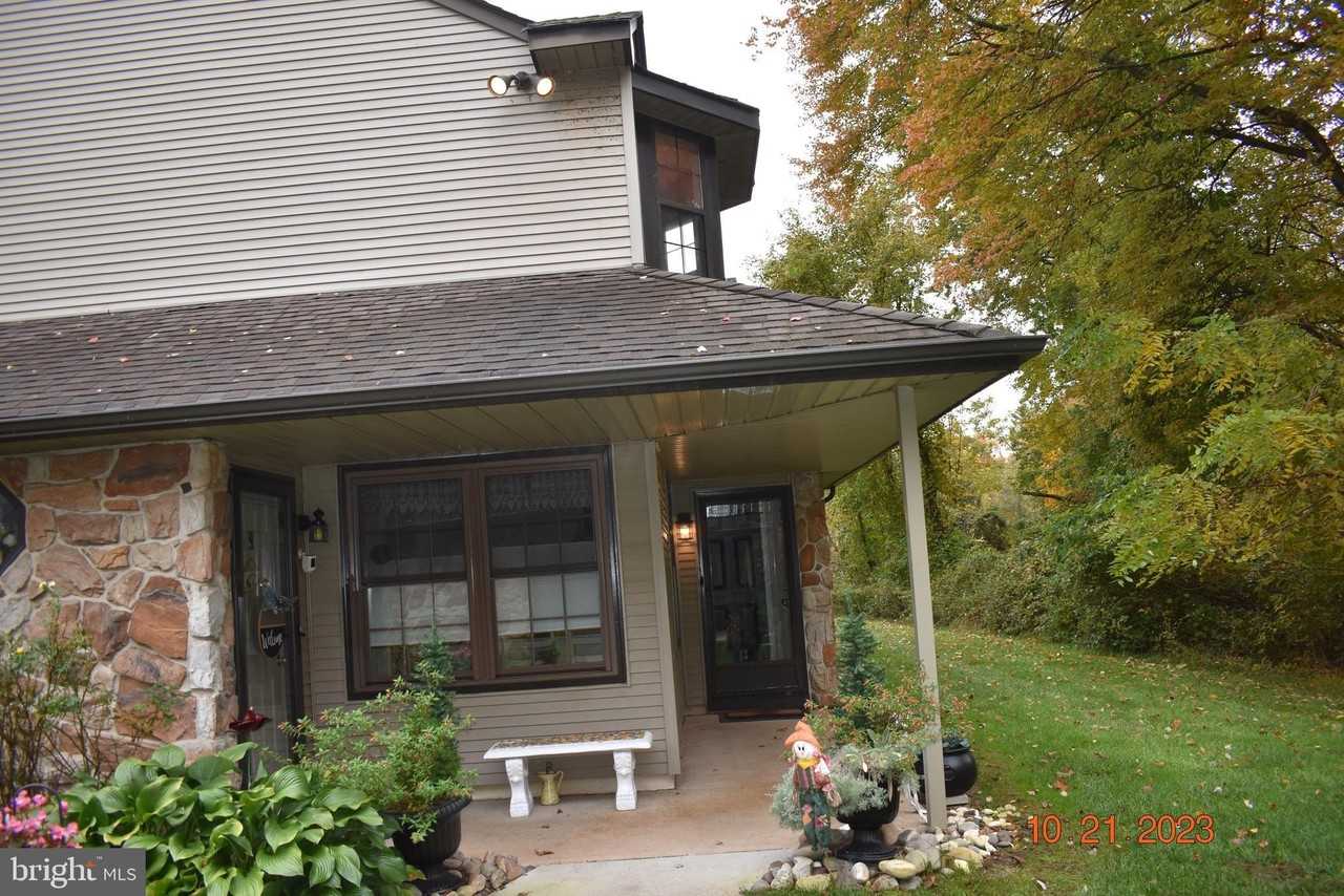 32 Basswood Ct - Photo 3 of 17