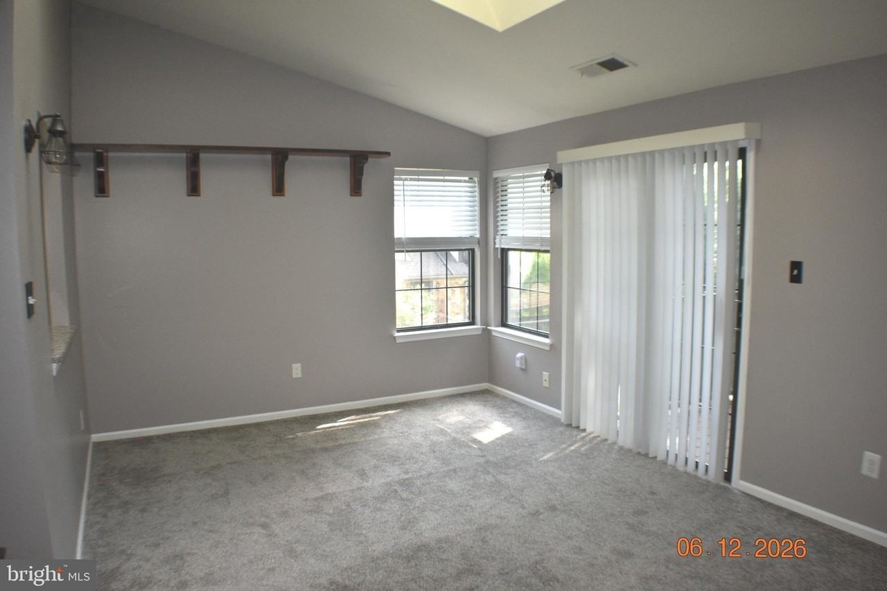 32 Basswood Ct - Photo 6 of 17