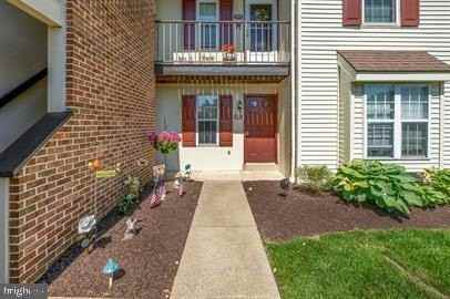 305 Westridge Cir - Photo 2 of 18