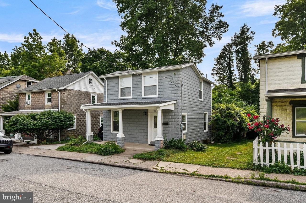 30 Keystone Ave - Photo 2 of 25