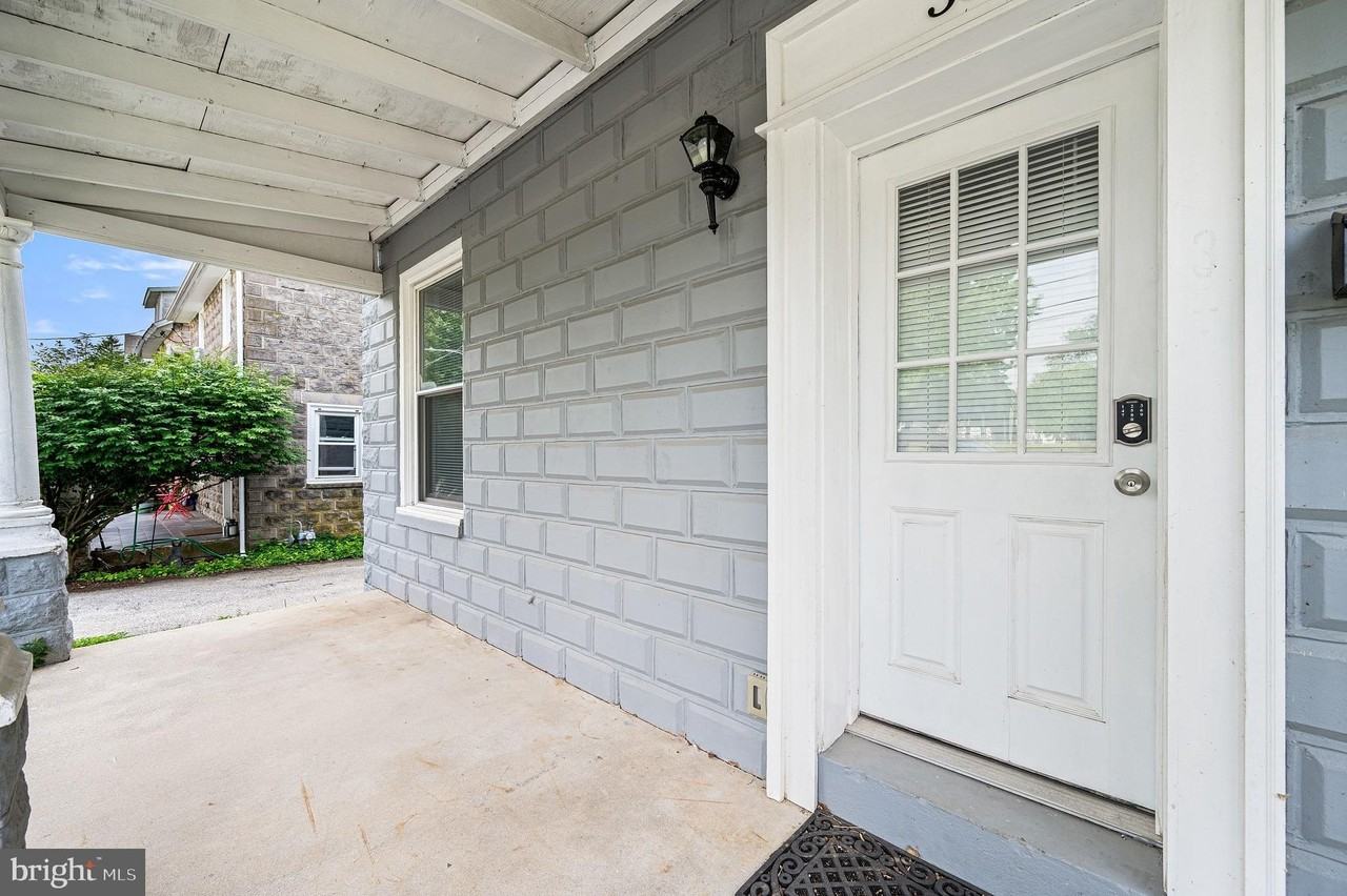 30 Keystone Ave - Photo 3 of 25