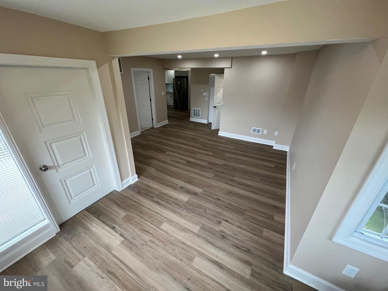 741 Main St - Photo 3 of 13