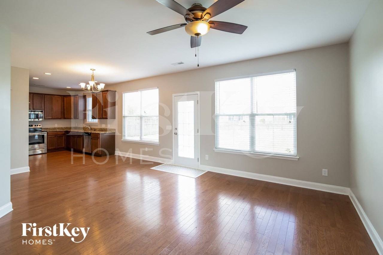 131 Woodbrook Way - Photo 4 of 15