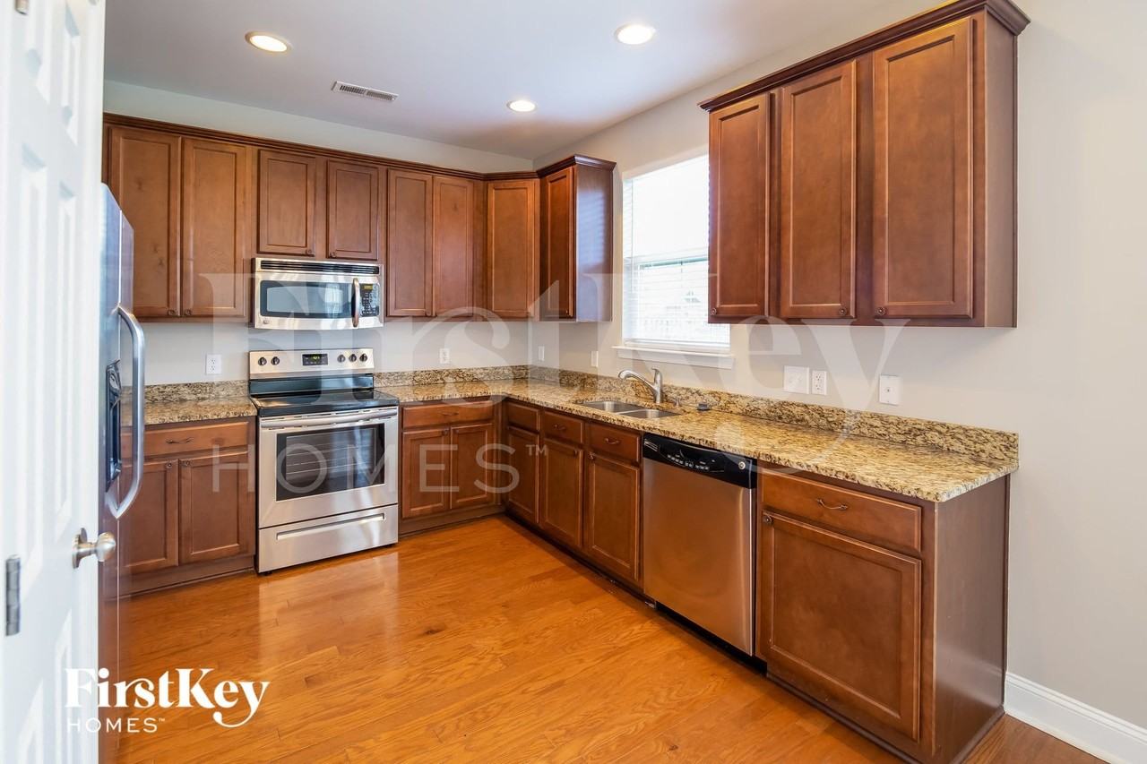 131 Woodbrook Way - Photo 7 of 15
