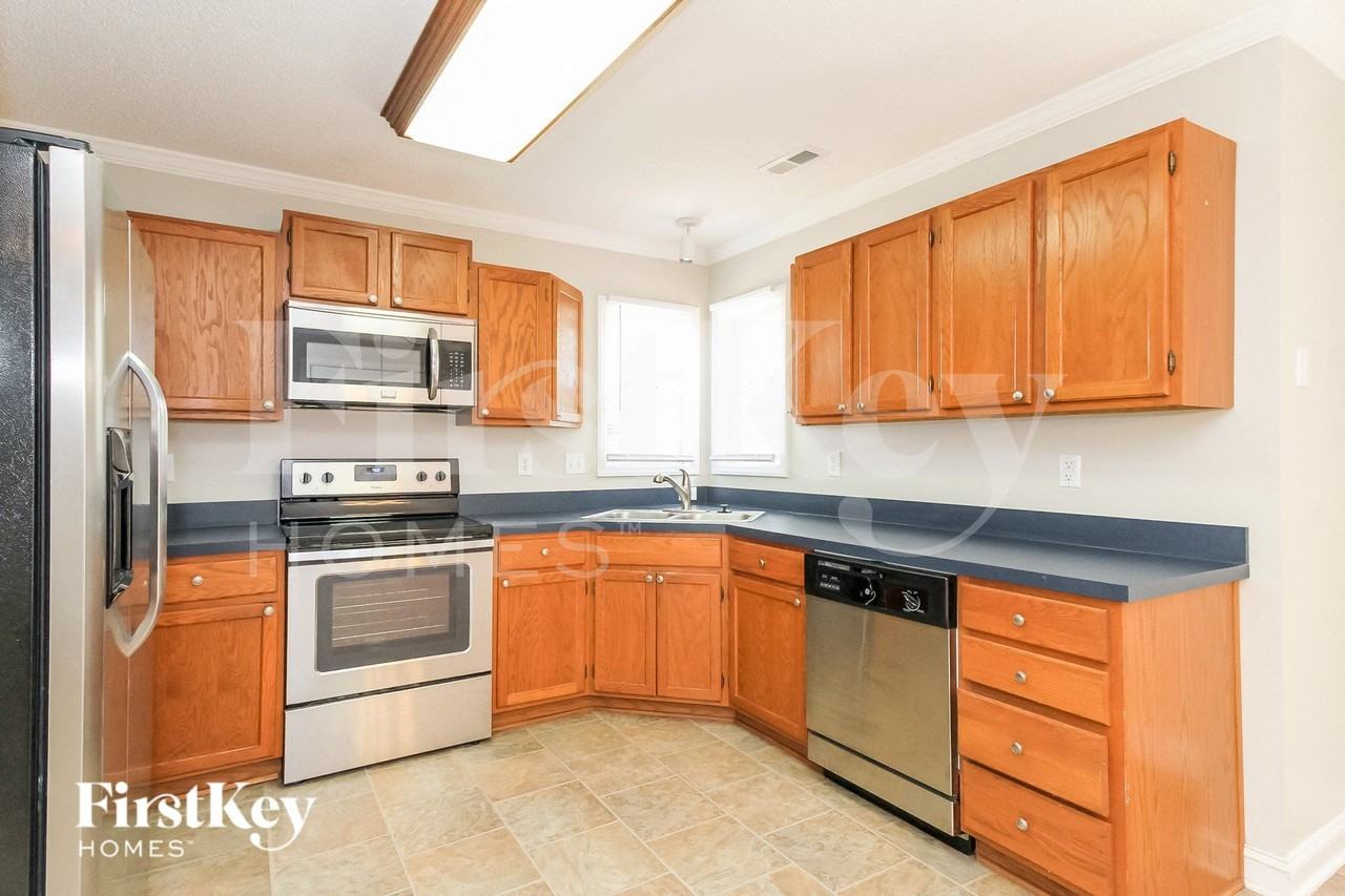 4810 Manteo Ln - Photo 6 of 15