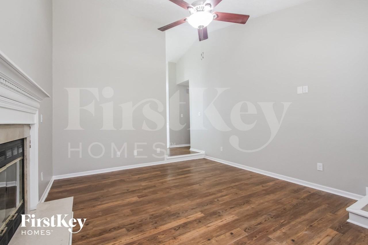 6919 Bannock Ct - Photo 3 of 15