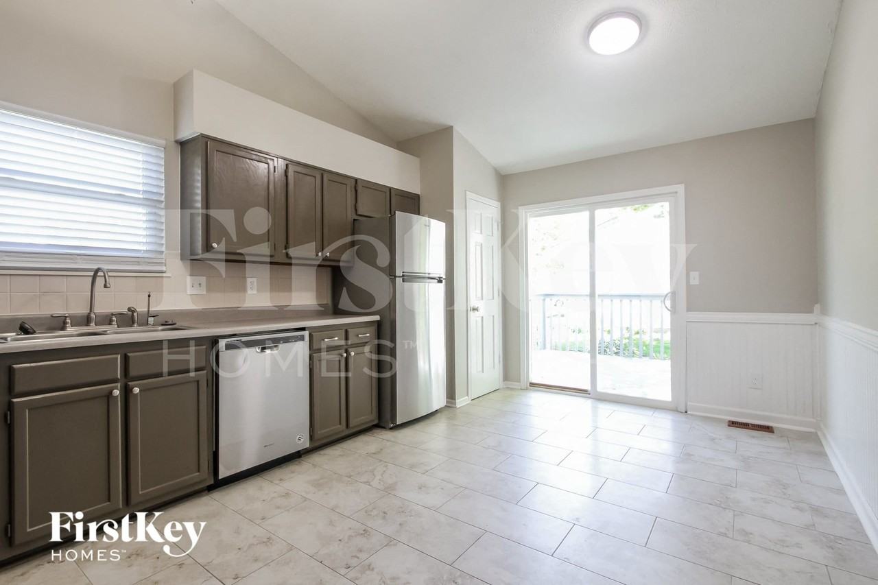 6919 Bannock Ct - Photo 5 of 15