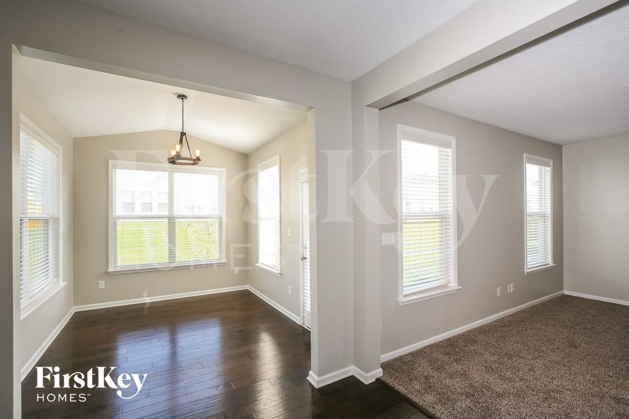 5788 Waterstone Way - Photo 4 of 15