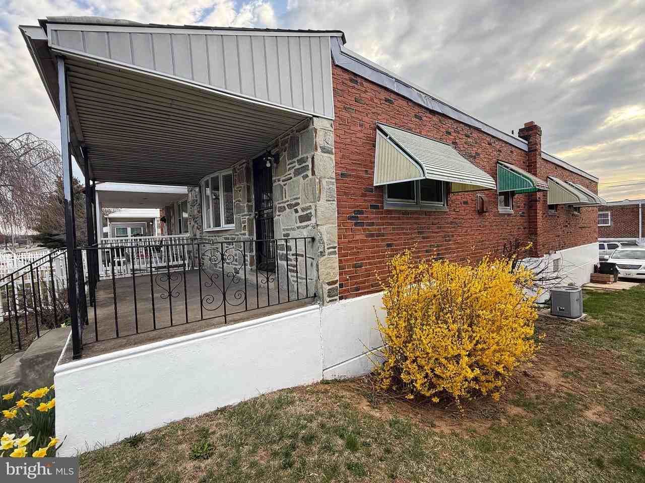 8835 Roosevelt Blvd - Photo 3 of 29