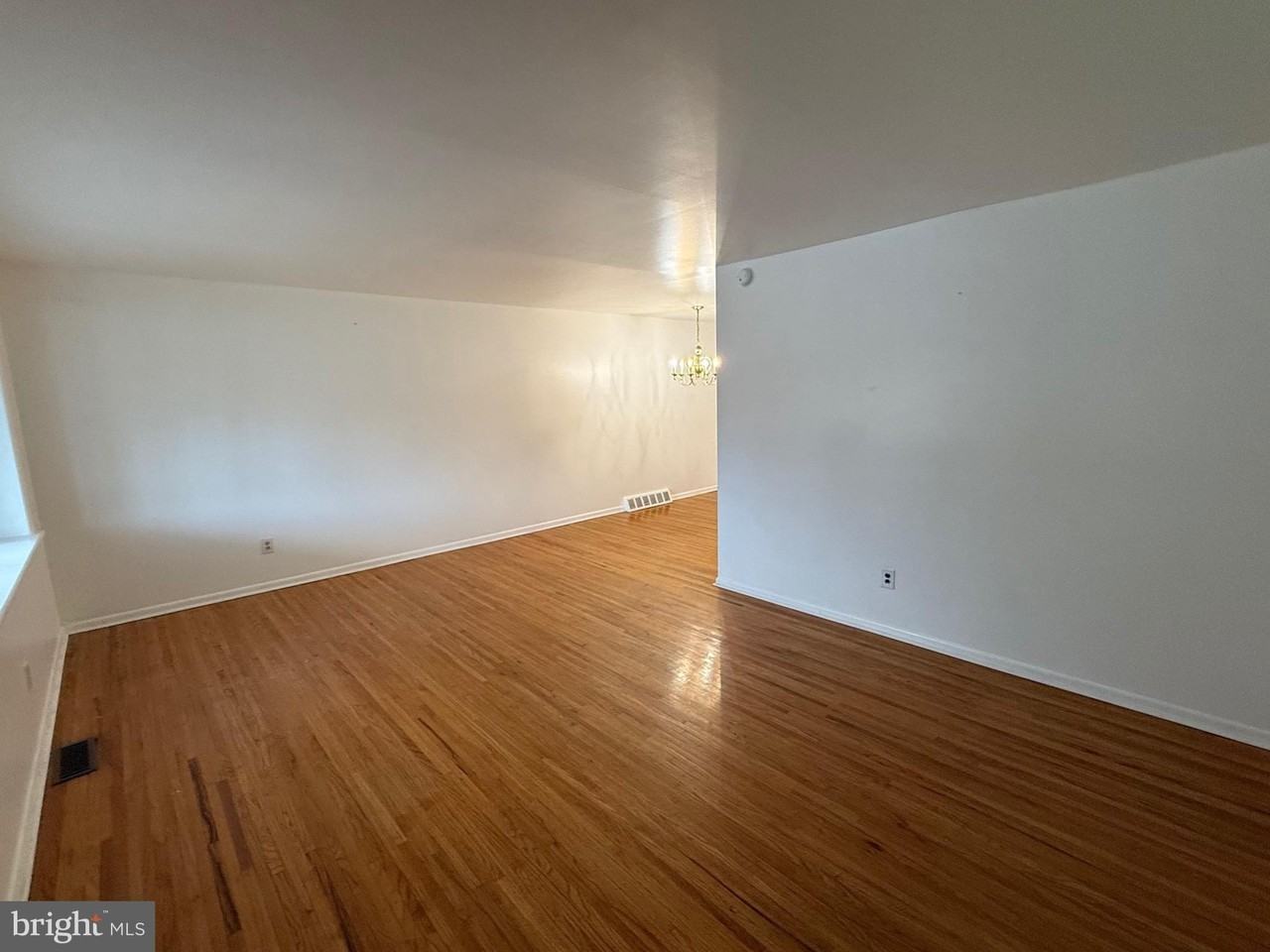 8835 Roosevelt Blvd - Photo 6 of 29