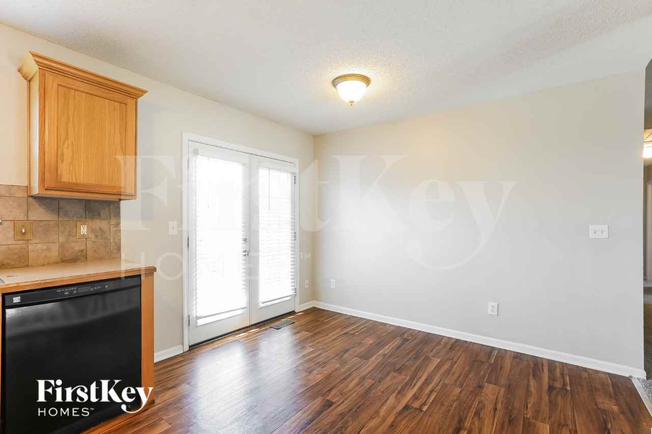 11328 N Wyandotte St - Photo 5 of 15