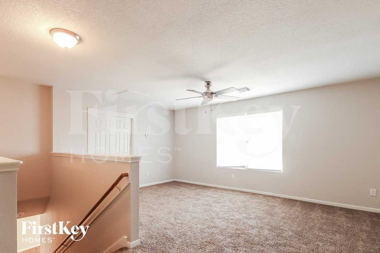 7223 Foxcrest Ln - Photo 7 of 15