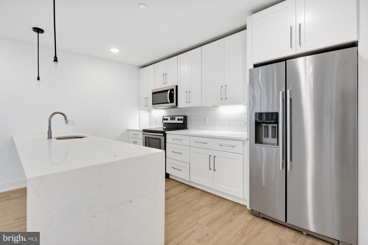 1335 N Marston St #402 - Photo 3 of 34