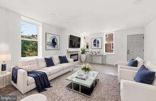 featured image of 4223 N Hicks St