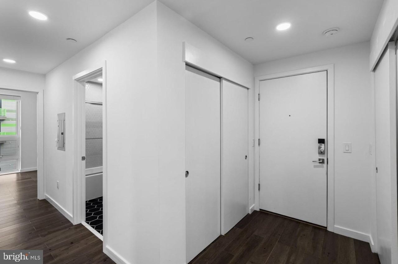 1501 N 31st St #405 - Photo 4 of 24