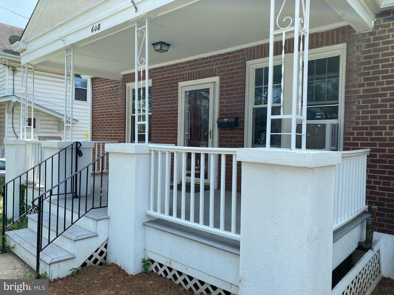 608 N Fillmore St - Photo 3 of 26