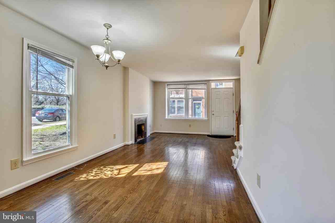 1525 Oronoco St - Photo 3 of 30