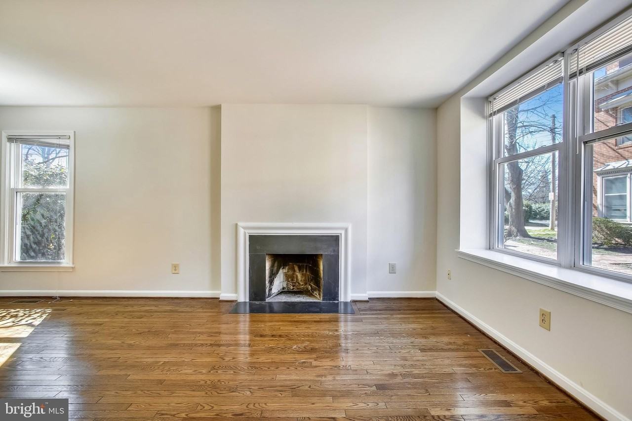 1525 Oronoco St - Photo 5 of 30