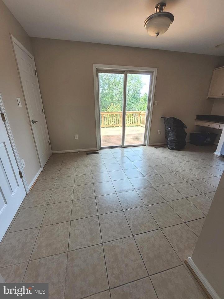 96 Dorset Ln - Photo 7 of 15