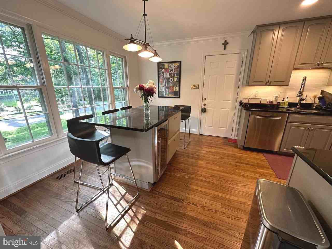 725 Forest Park Rd - Photo 6 of 18