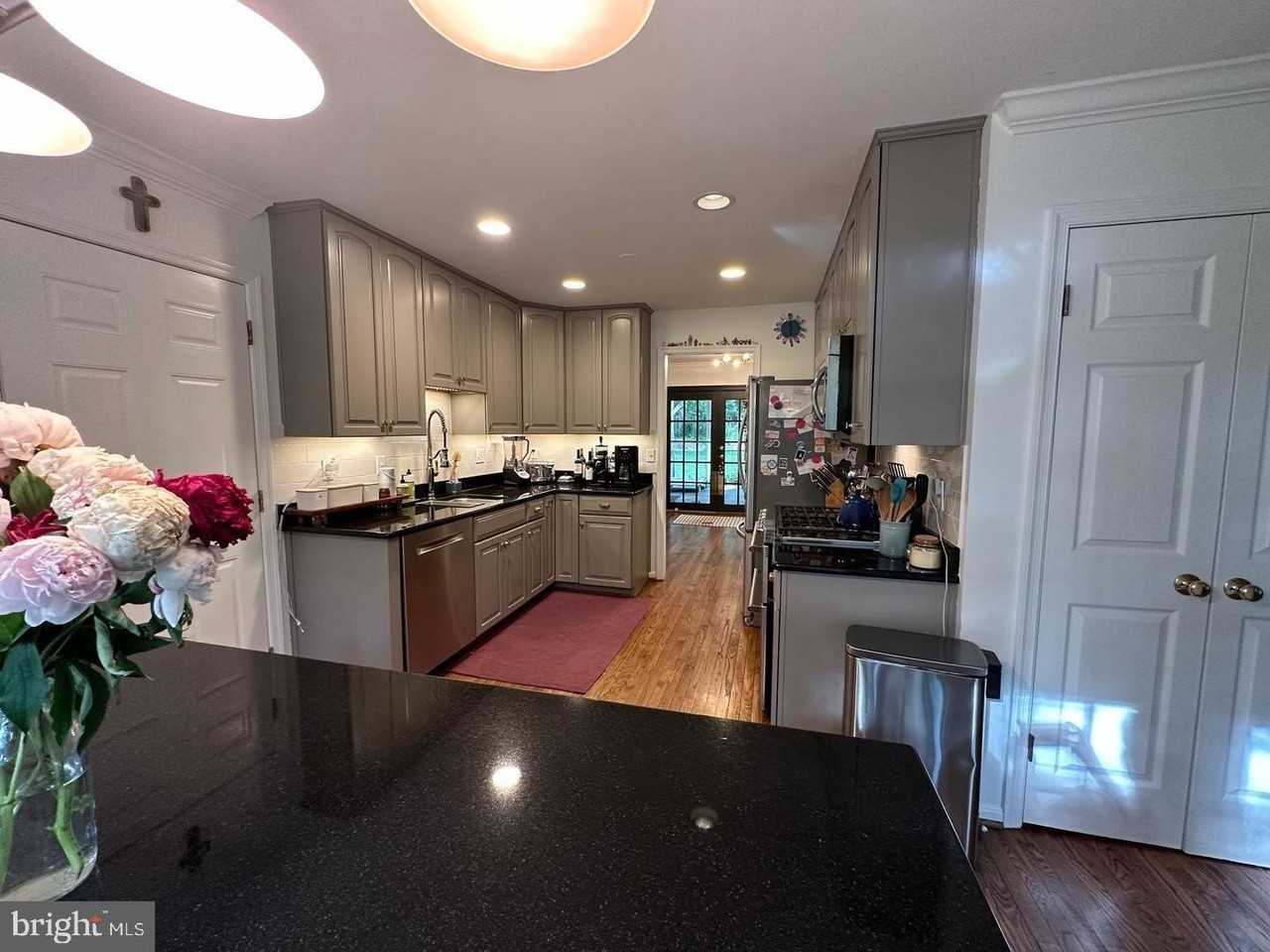 725 Forest Park Rd - Photo 7 of 18