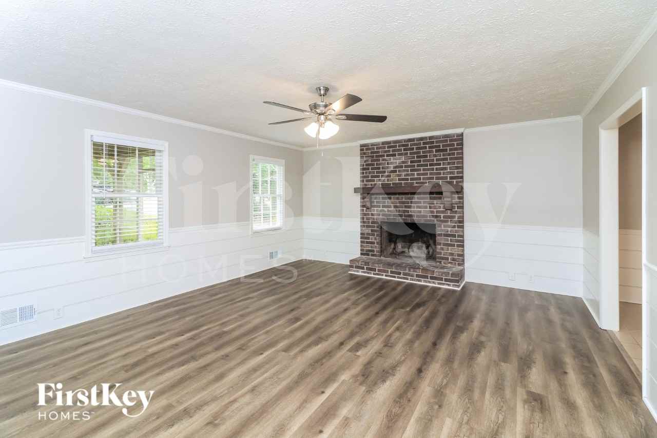 3692 Cambridge Dr Sw - Photo 4 of 19
