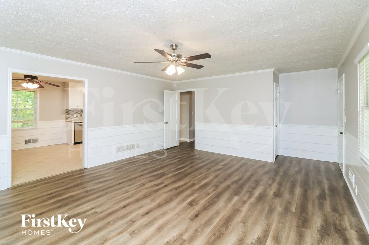 3692 Cambridge Dr Sw - Photo 6 of 19