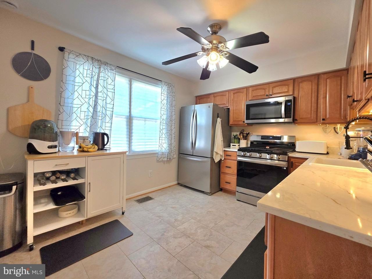 2805 Balliett Ct - Photo 3 of 25