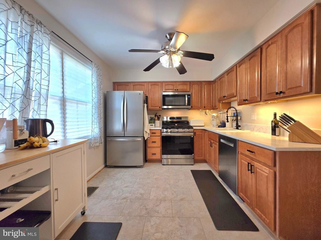 2805 Balliett Ct - Photo 4 of 25