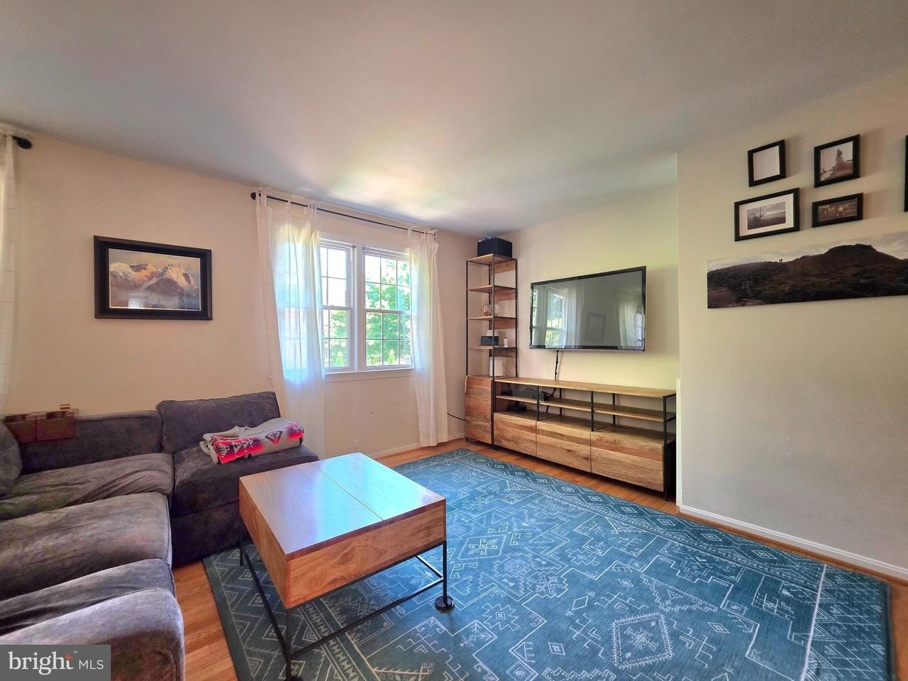 2805 Balliett Ct - Photo 7 of 25