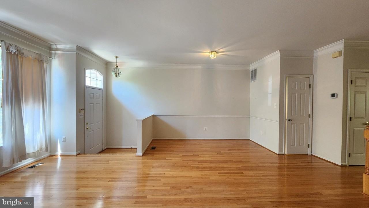 7719 Sullivan Cir - Photo 5 of 29