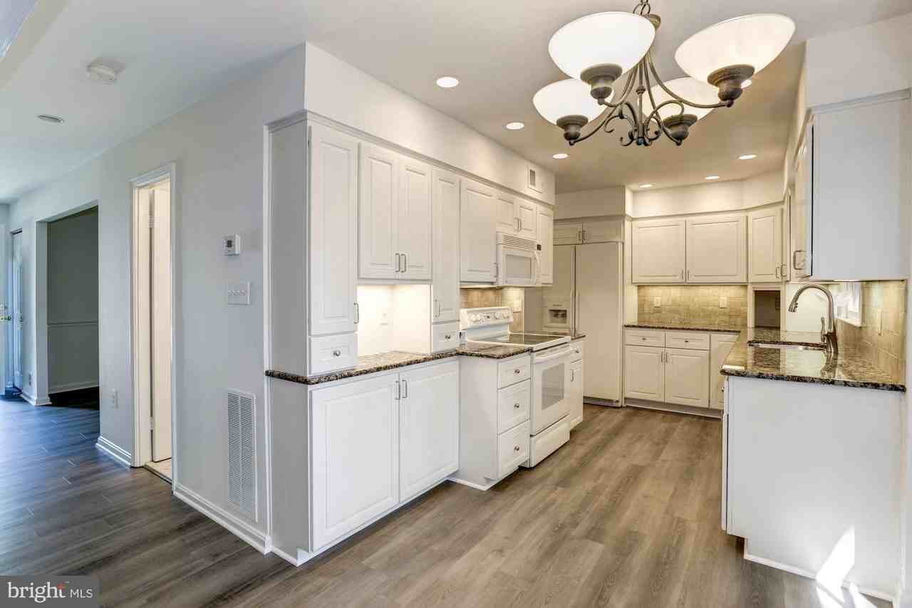 9012 Penn Manor Ct - Photo 2 of 35