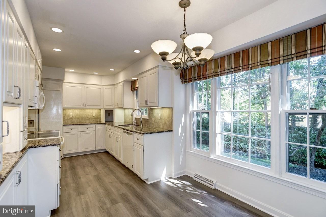 9012 Penn Manor Ct - Photo 3 of 35
