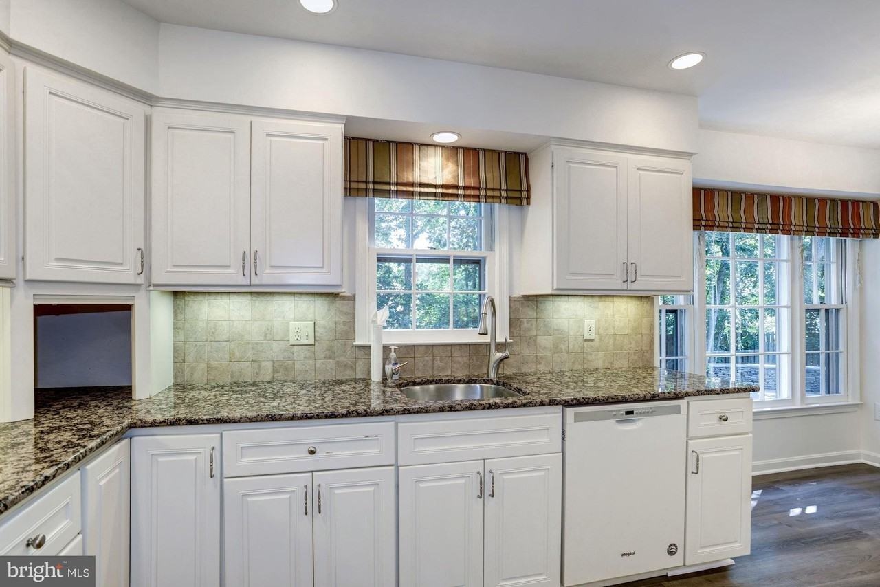 9012 Penn Manor Ct - Photo 6 of 35