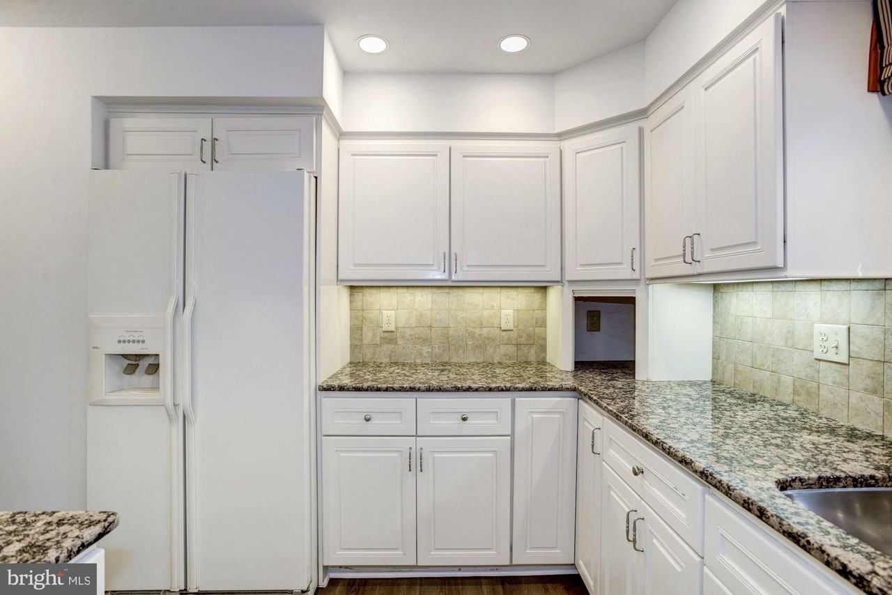 9012 Penn Manor Ct - Photo 7 of 35