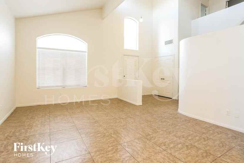 4333 Matinee Ave - Photo 2 of 15