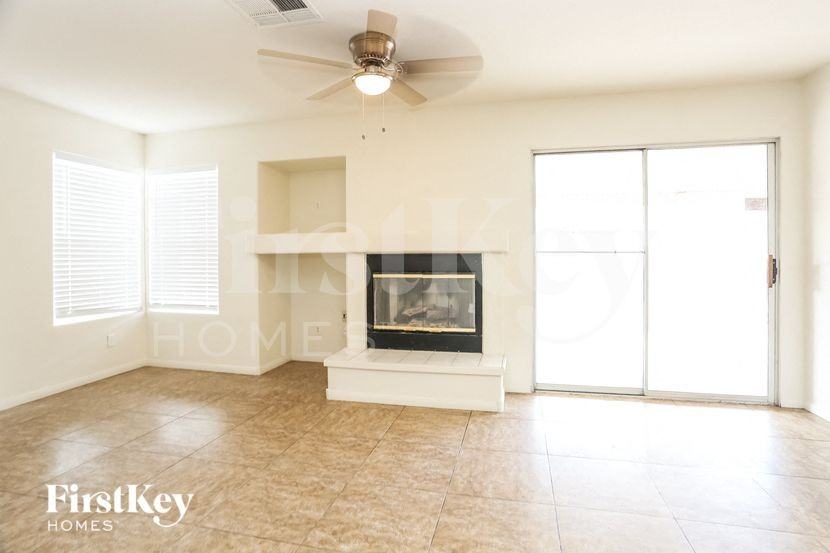 4333 Matinee Ave - Photo 3 of 15