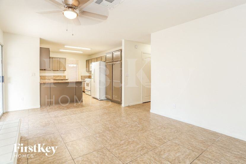 4333 Matinee Ave - Photo 5 of 15
