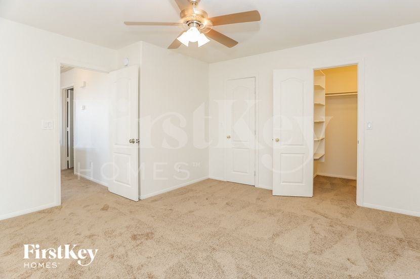 4333 Matinee Ave - Photo 7 of 15