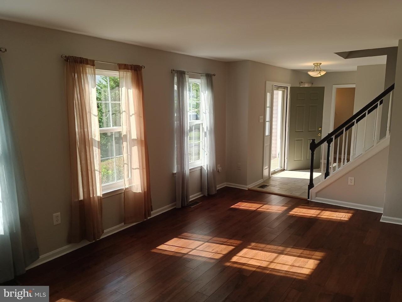 345 Silver Ridge Dr - Photo 4 of 36
