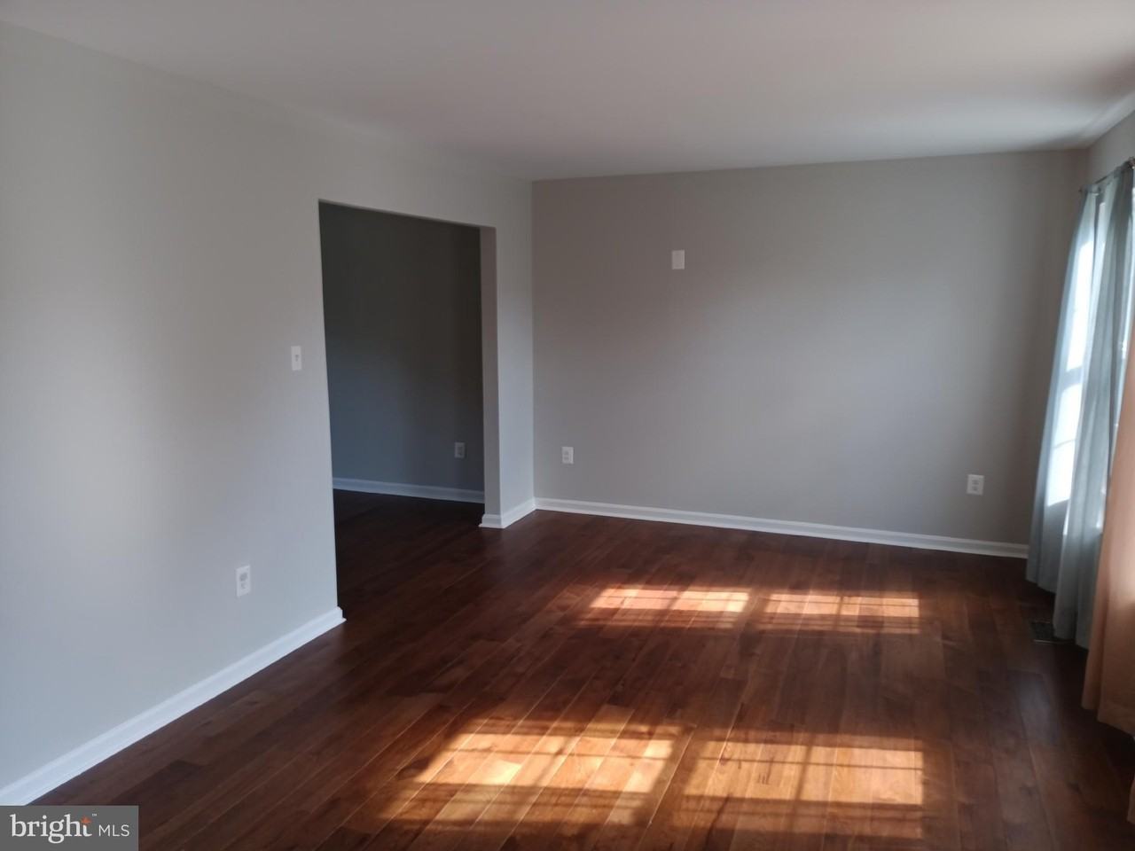 345 Silver Ridge Dr - Photo 5 of 36