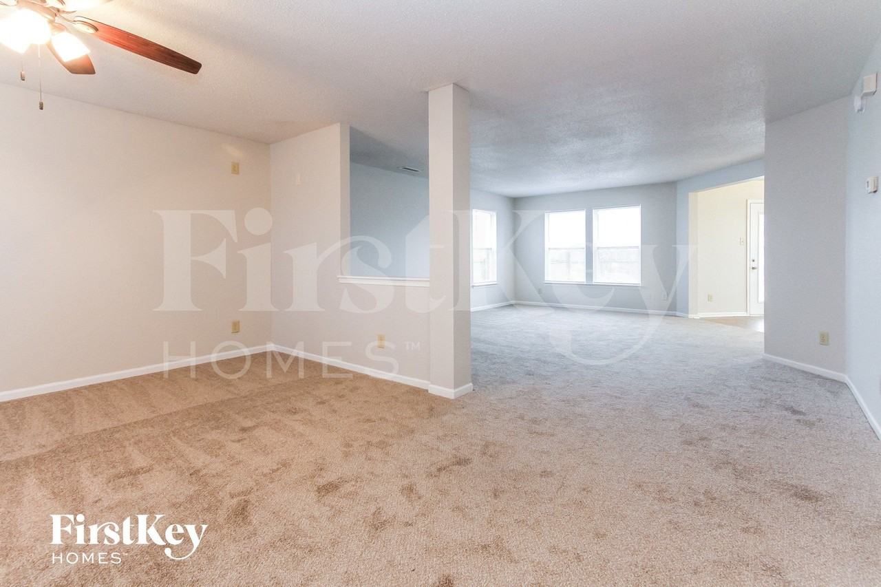 5769 Woodland Trace Blvd - Photo 2 of 15