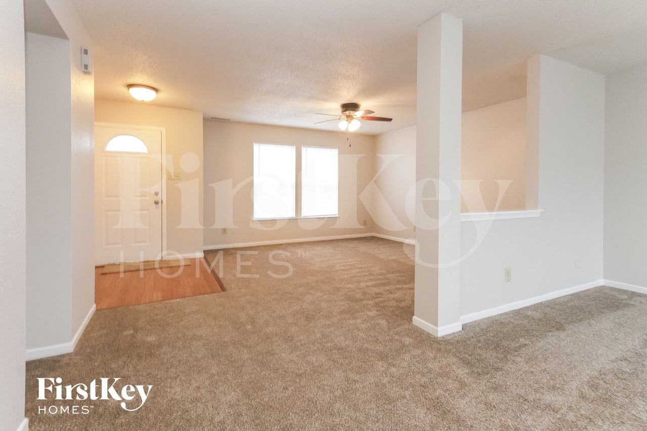 5769 Woodland Trace Blvd - Photo 5 of 15