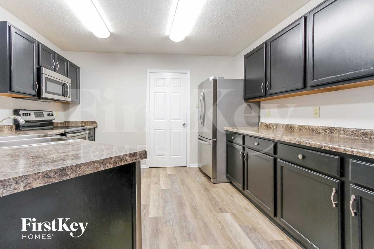 5769 Woodland Trace Blvd - Photo 6 of 15
