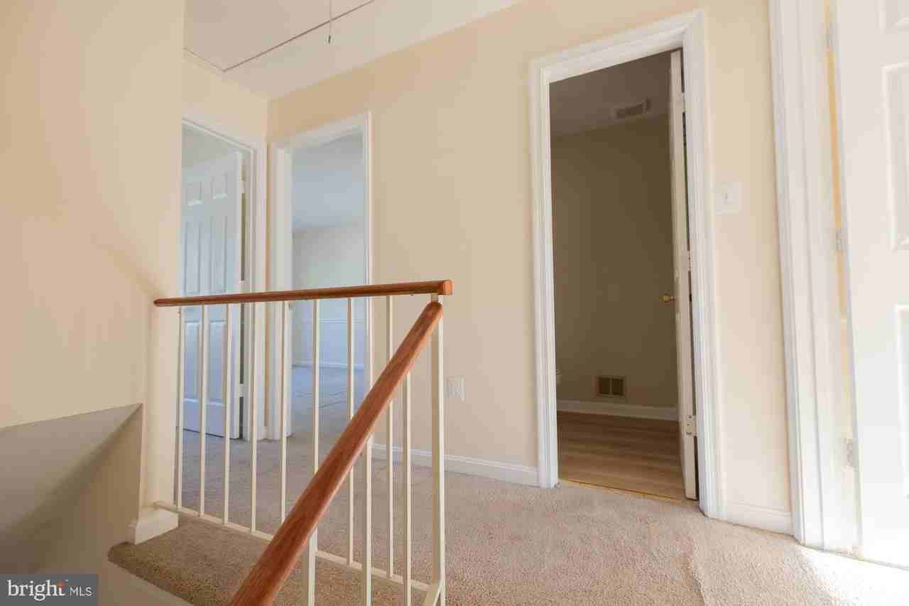 12866 Hyannis Ln - Photo 6 of 19