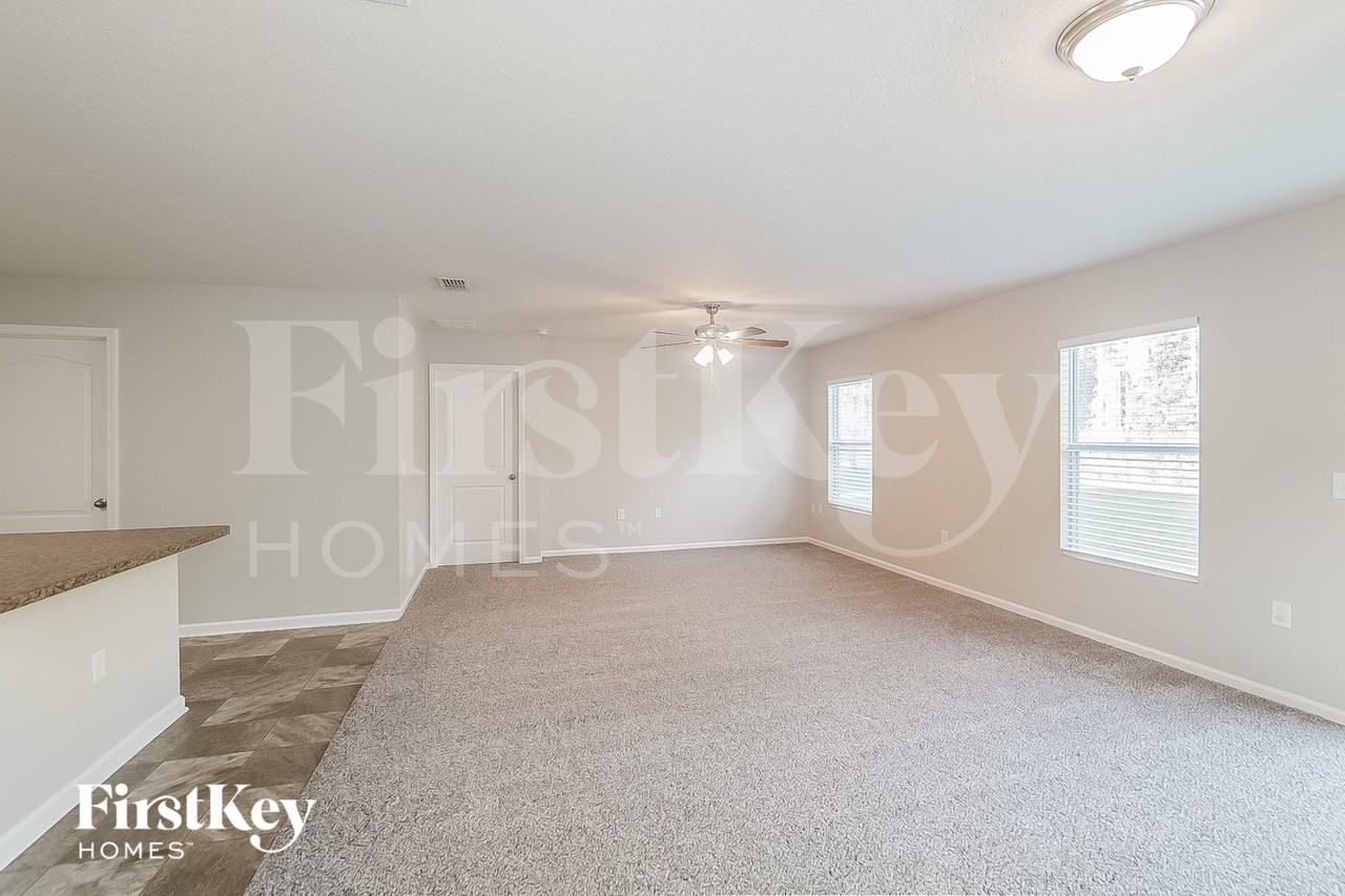 6817 Langford St - Photo 4 of 15