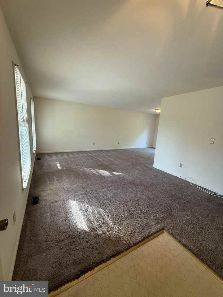 900 Dewberry Dr - Photo 3 of 19