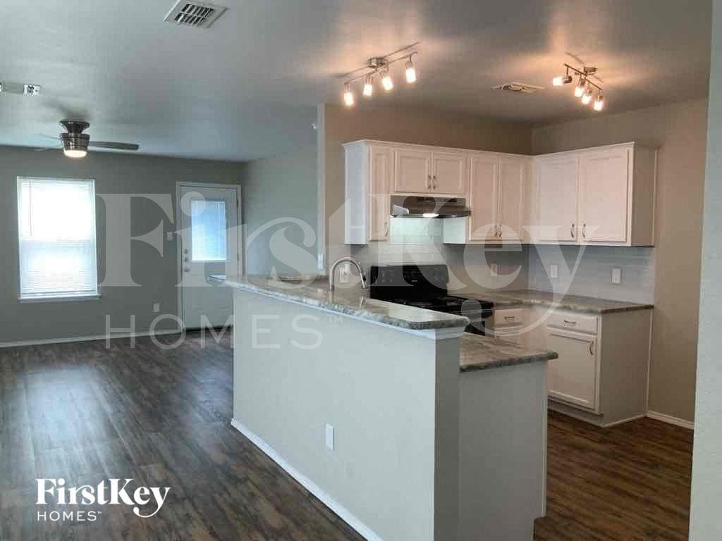9964 Rio Doso Dr - Photo 4 of 17